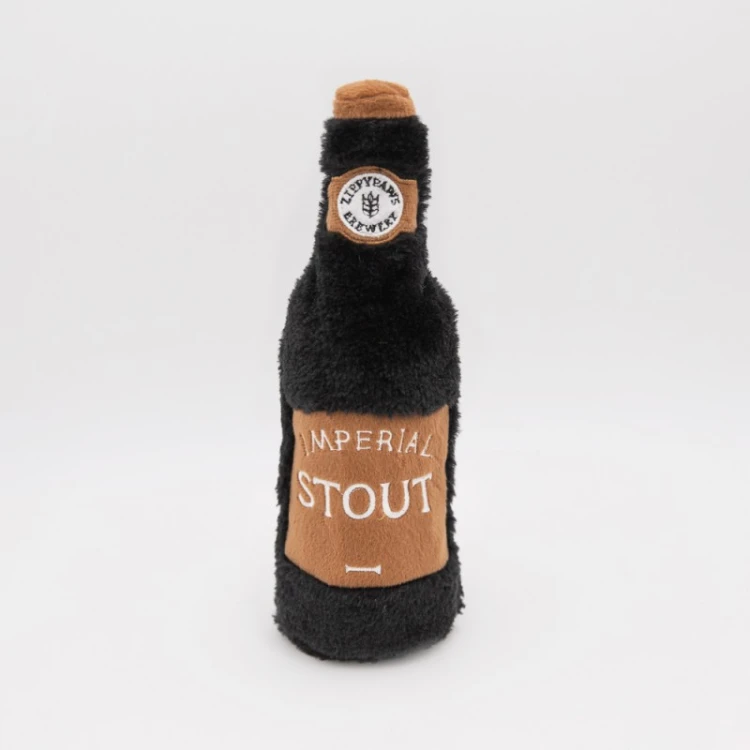 zippypaws-pluszowa-trzaskajaca-butelka-stout-zp972.jpg